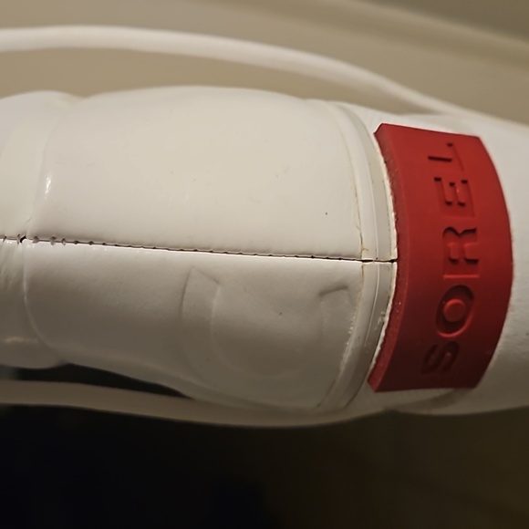 Sorel boots - Picture 3 of 3